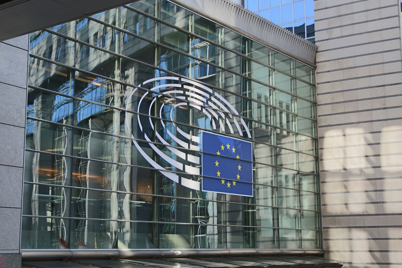 Βαριοπούλα – Ευρωπαϊκό Κοινοβούλιο: Απειλητικό «μήνυμα» με σφραγίδα της Wagner
