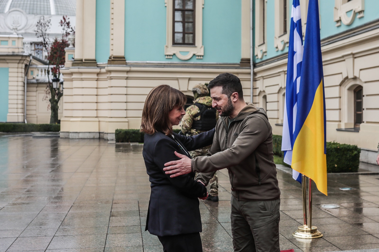 Σακελλαροπούλου Ουκρανία: «Συγκλονίστηκε με αυτά που είδε», είπε ο δήμαρχος του Ιρπίν