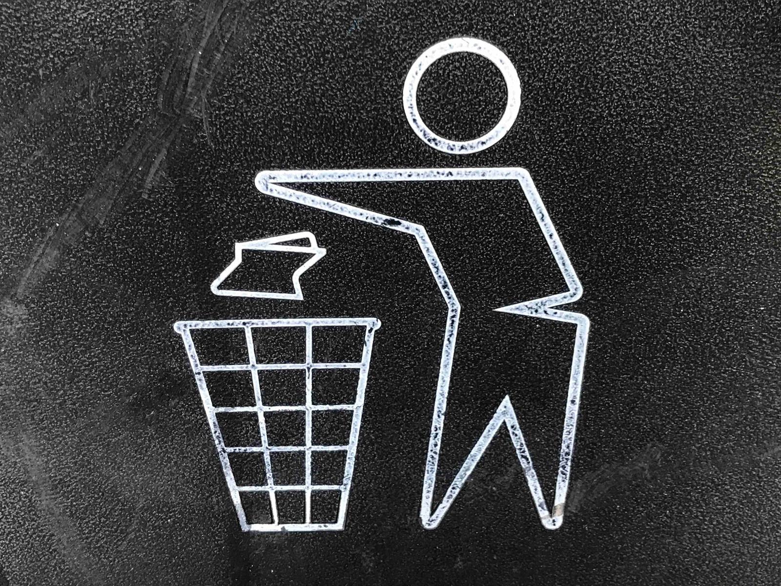 Σκουπίδια – δήμος Θεσσαλονίκης: Συνεχίζουν την αποχή οι εργαζόμενοι στην καθαριότητα