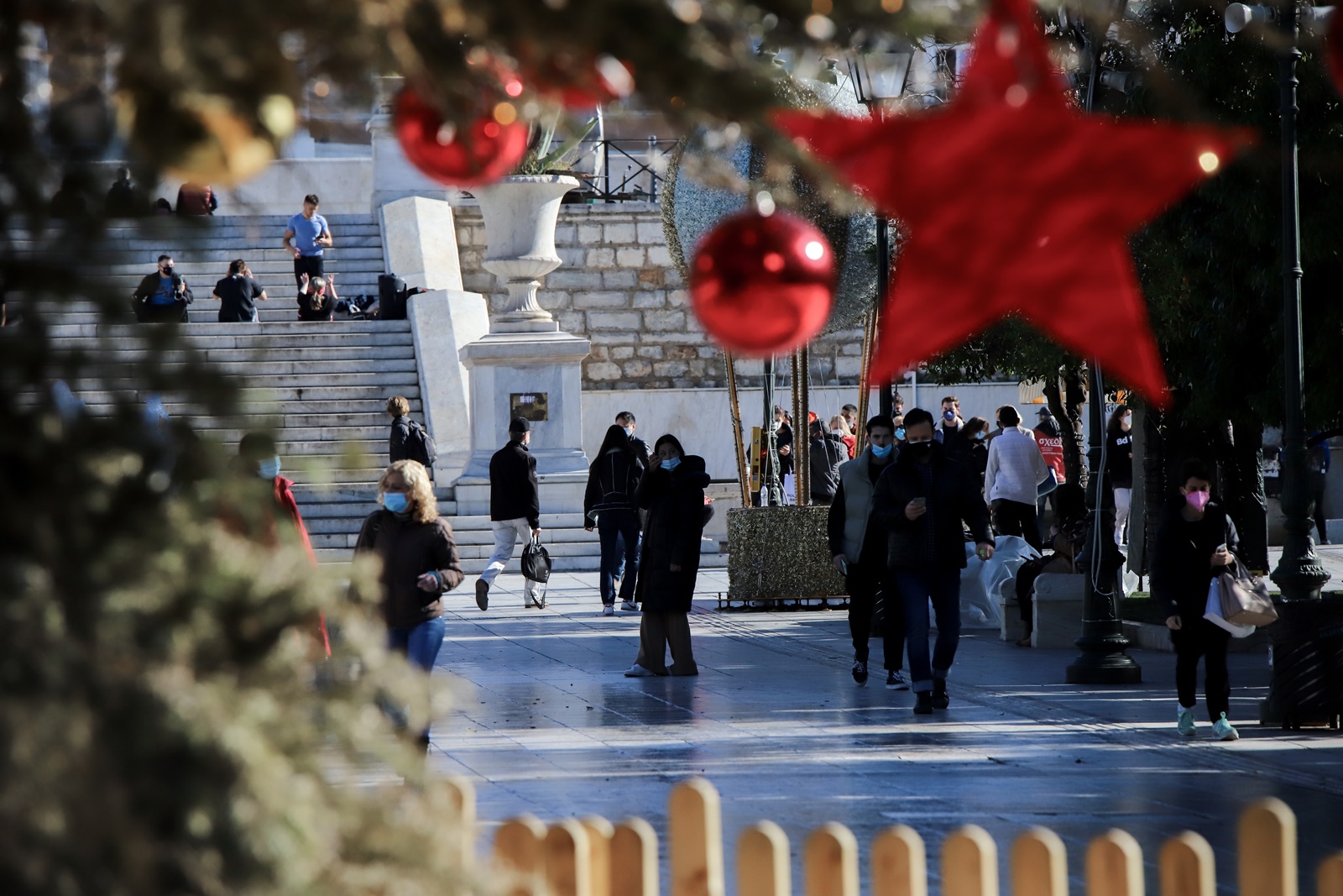 Πότε μπαίνει το δώρο Χριστουγέννων: Πότε θα δουν χρήματα οι εργαζόμενοι