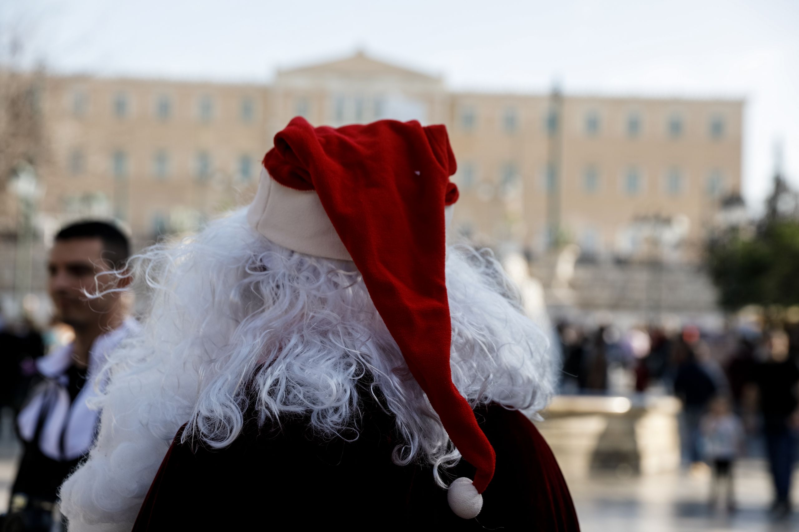 Ποιοι κερδίζουν μείωση φόρου έως 2.200 ευρώ για ηλεκτρονικές πληρωμές