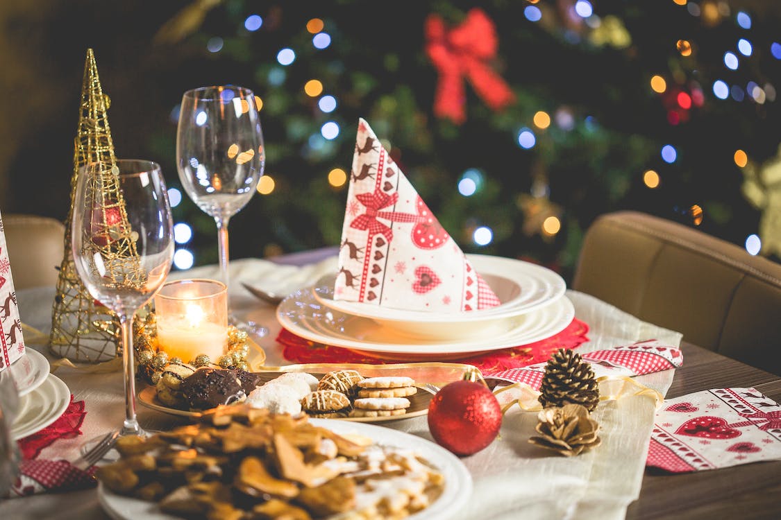 Χριστουγεννιάτικο τραπέζι – τιμές: Ακριβότερες οι φετινές γιορτές σε σχέση με τις περσινές