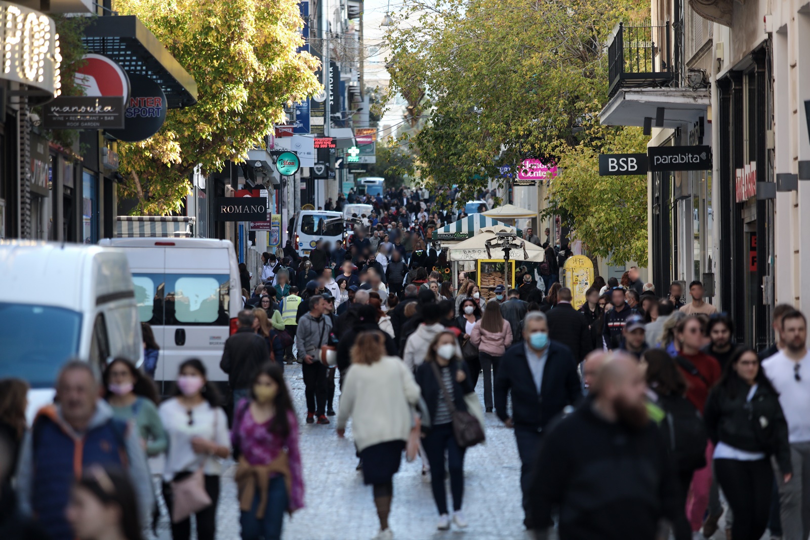 Ωράριο καταστημάτων Χριστούγεννα 2022: Ποιες ώρες θα λειτουργούν τις ημέρες των γιορτών