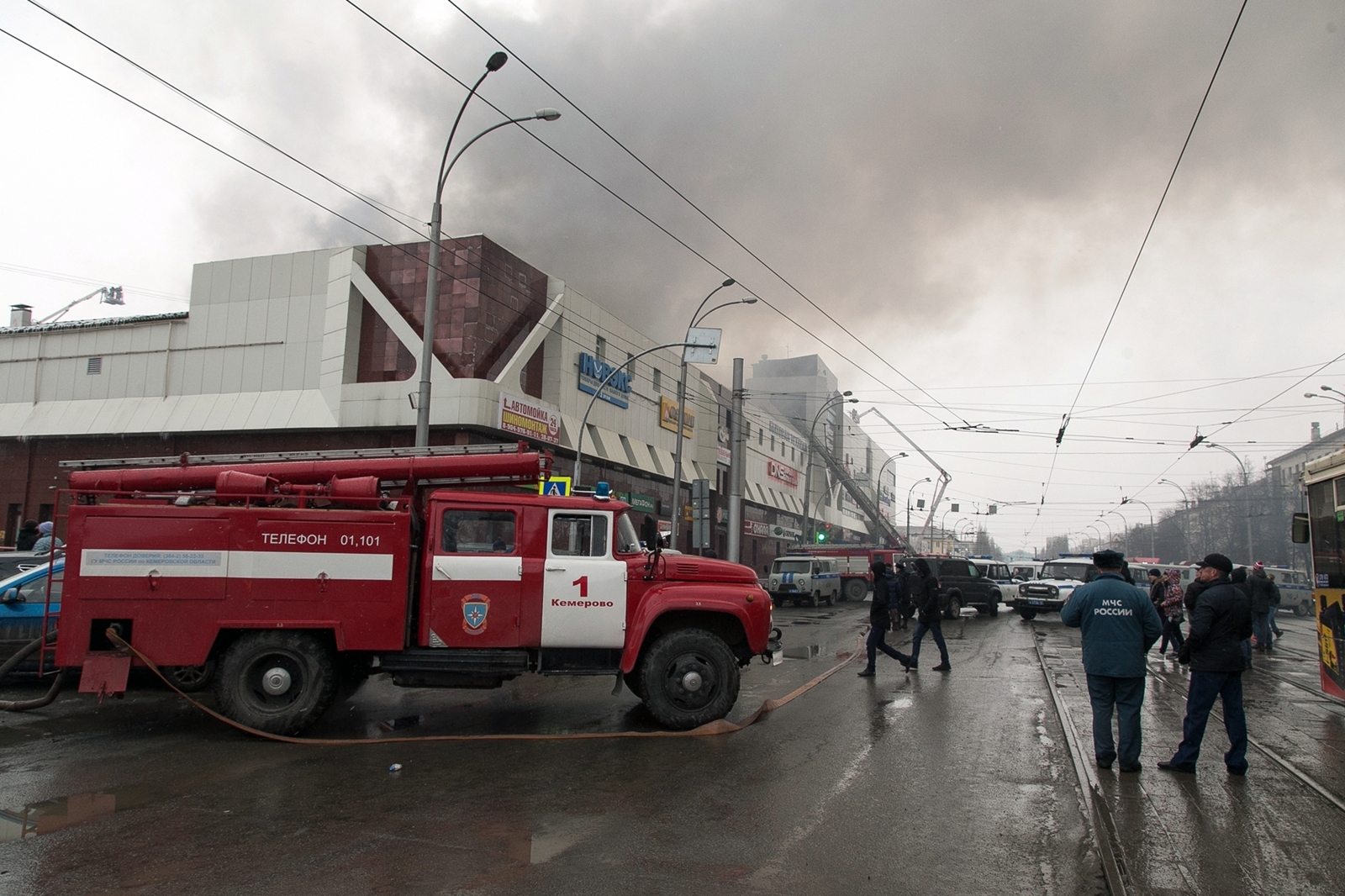 Ρωσία φωτιά – εμπορικό κέντρο: Τεράστια έκρηξη σε mall της Μόσχας