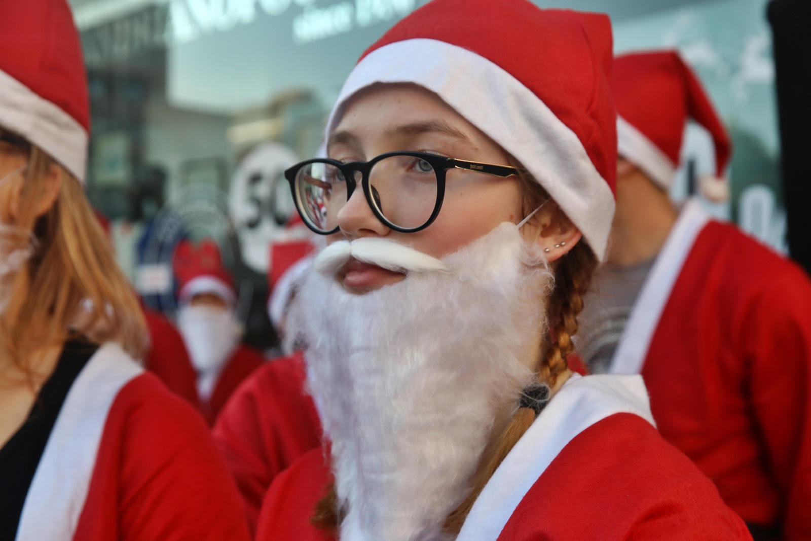 Santa run – Χανιά 2022: Γέμισε Άι Βασίληδες η πόλη για καλό σκοπό