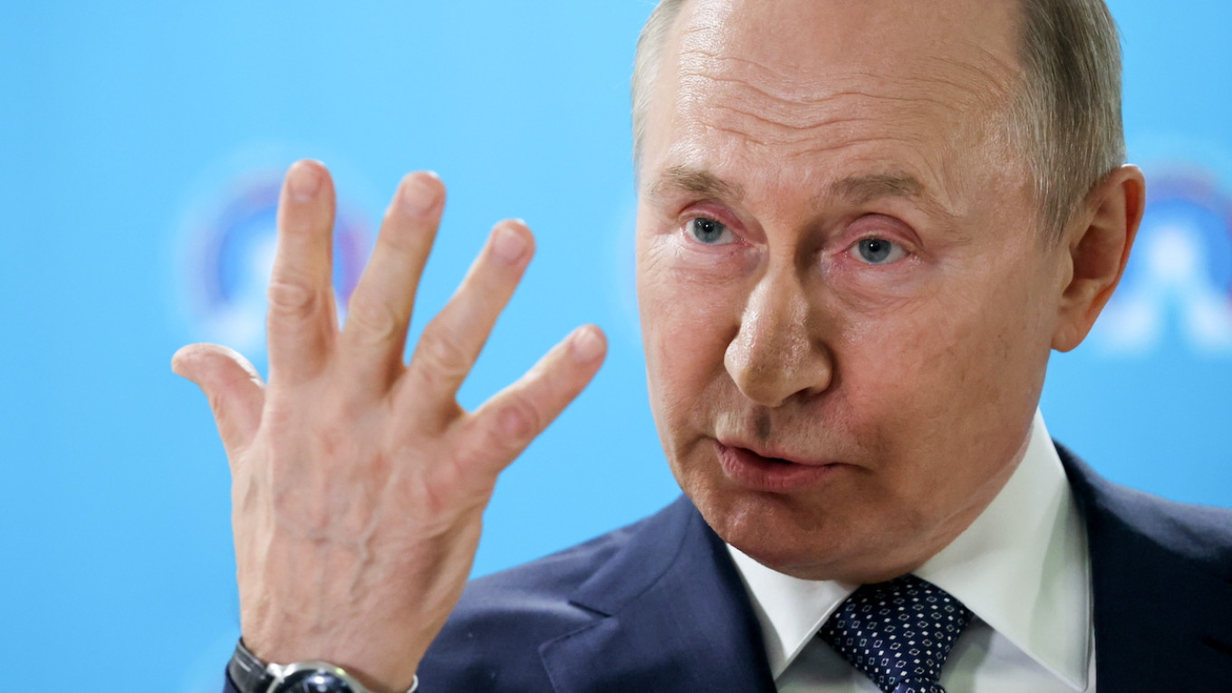 Βλαντιμίρ Πούτιν – ατύχημα: «Έπεσε από τις σκάλες και τραυματίστηκε»
