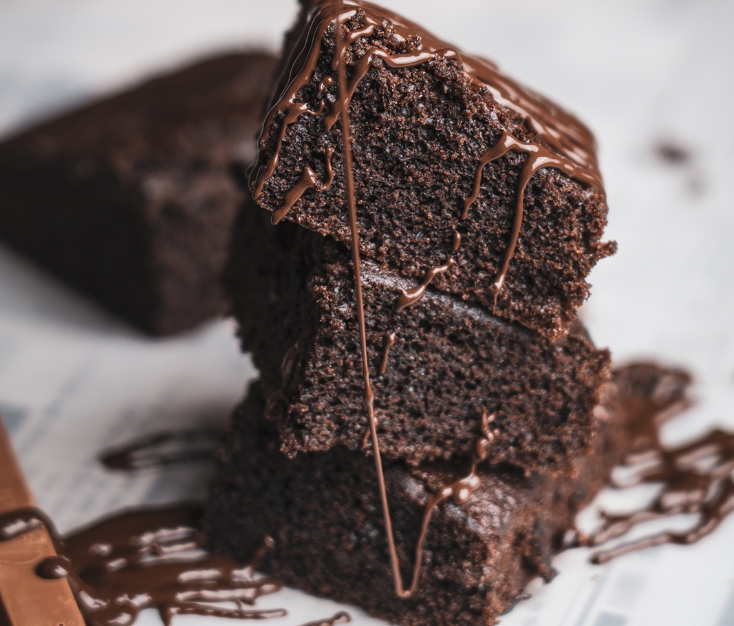 Εύκολη σοκολατόπιτα χωρίς ψήσιμο – συνταγή: Απόλαυσέ την σε 15 λεπτά