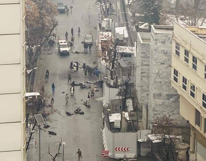 Έκρηξη Αφγανιστάν – Καμπούλ: Βομβιστής καμικάζι πίσω από την αιματηρή επίθεση
