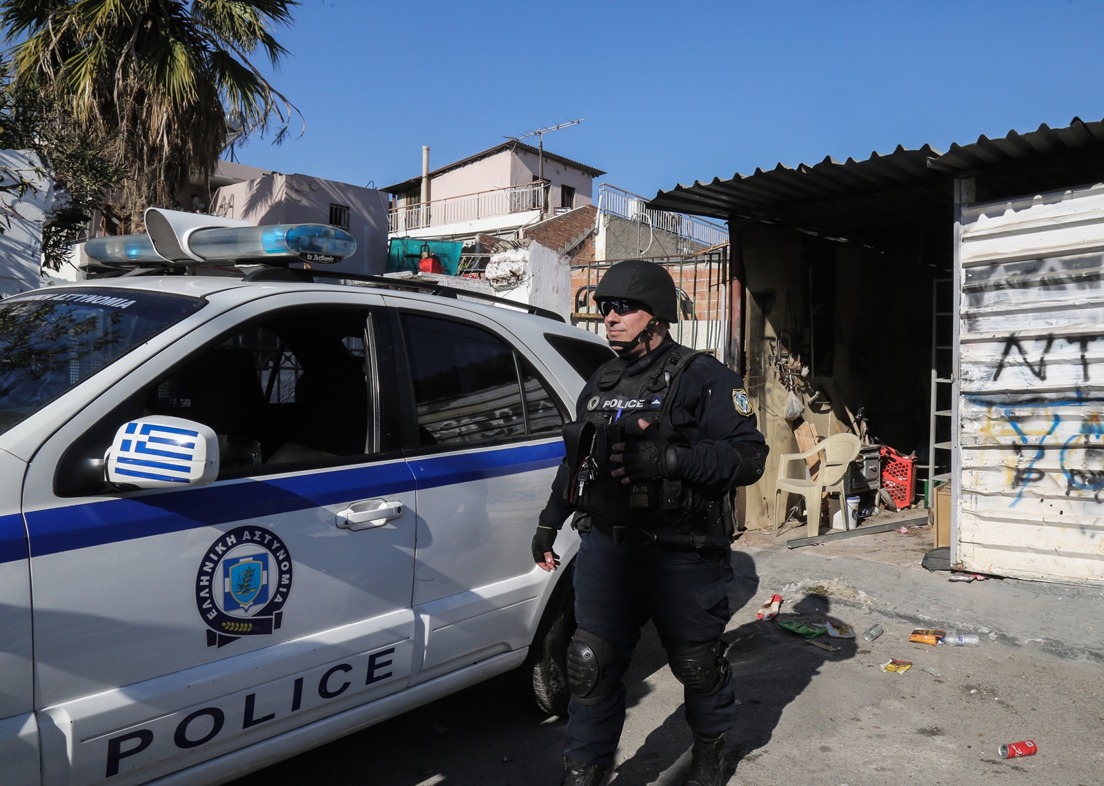 Ζεφύρι – επιχείρηση ΕΛΑΣ: Έφοδος αστυνομικών δυνάμεων στους καταυλισμούς Ρομά