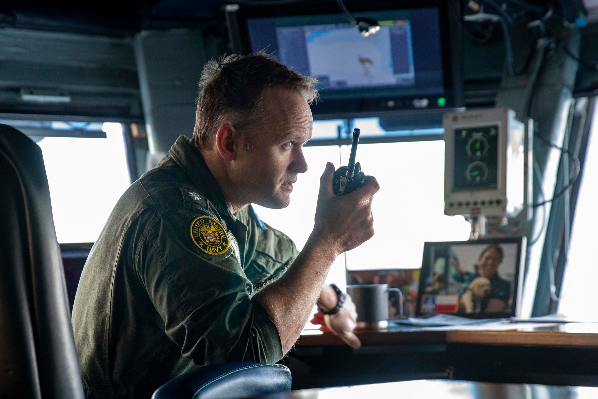 Αεροπλανοφόρο Πειραιάς: Το επιβλητικό USS George W. Bush δεσπόζει στον Φαληρικό όρμο