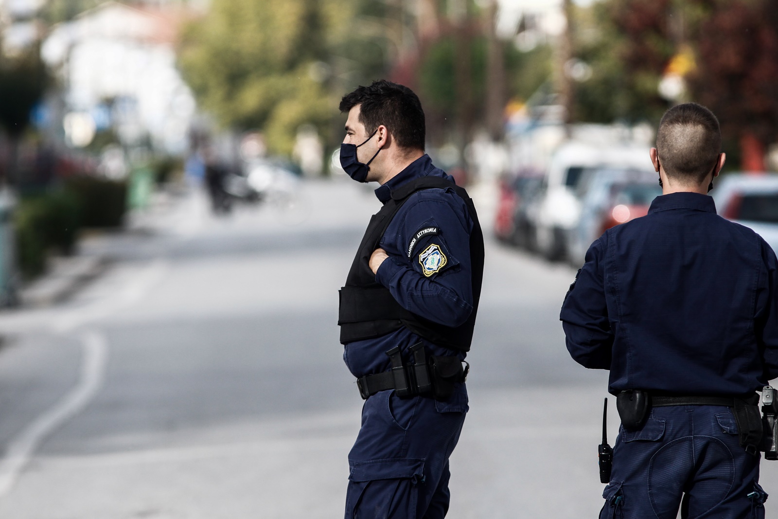 Ρωσικό Προξενείο Θεσσαλονίκη: Βίντεο από τη στιγμή που άνδρας αφήνει το ύποπτο δέμα