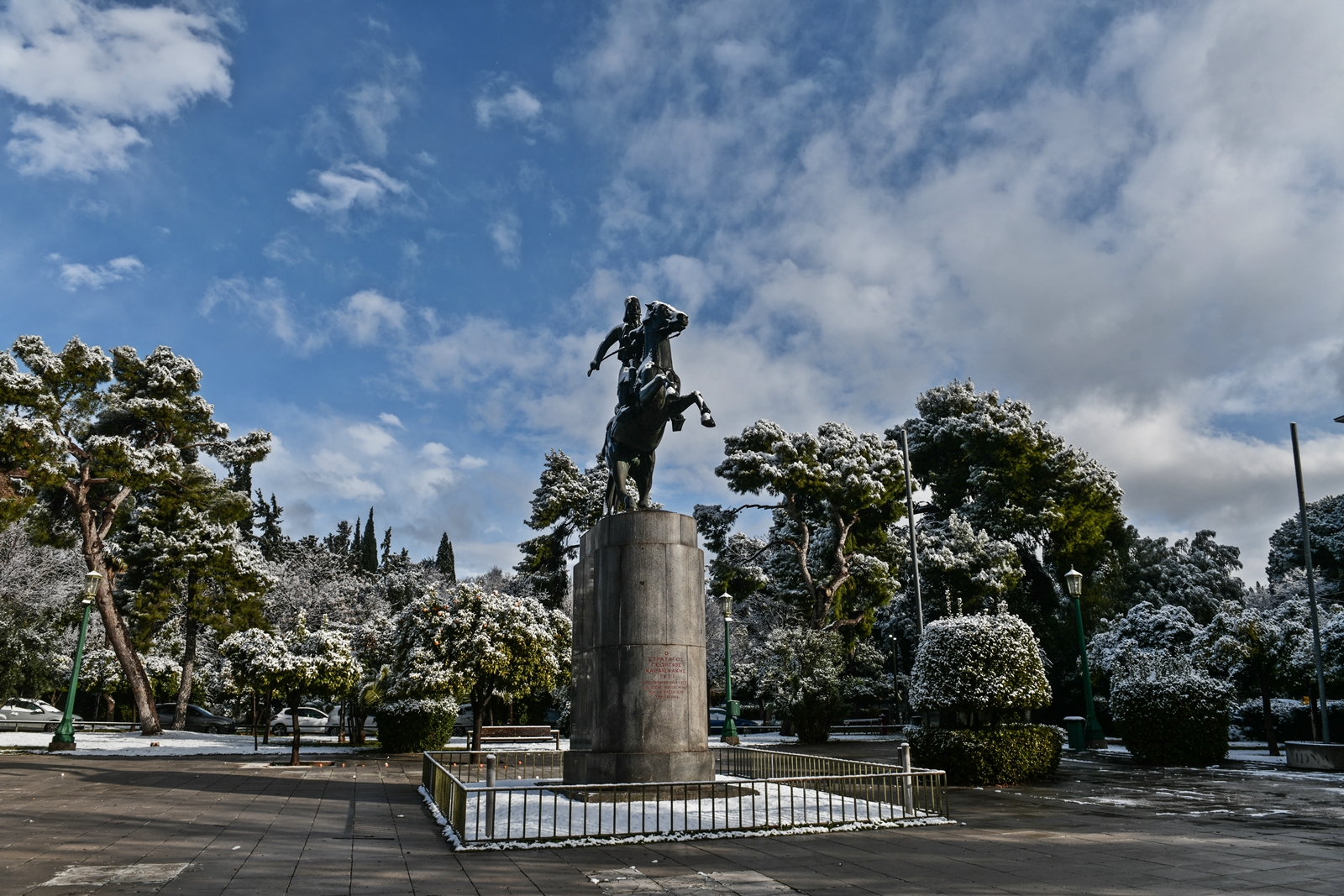 Καταστήματα 9/2/23 ωράριο: Τι ισχύει για μαγαζιά, delivery και κούριερ