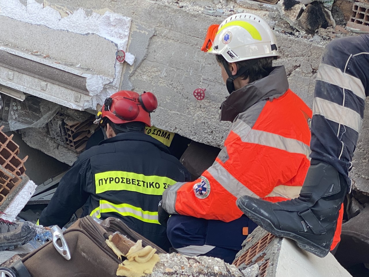 ΕΜΑΚ Τουρκία – σεισμός: «Δυστυχώς έχουμε αφήσει νεκρά άτομα στα συντρίμμια»