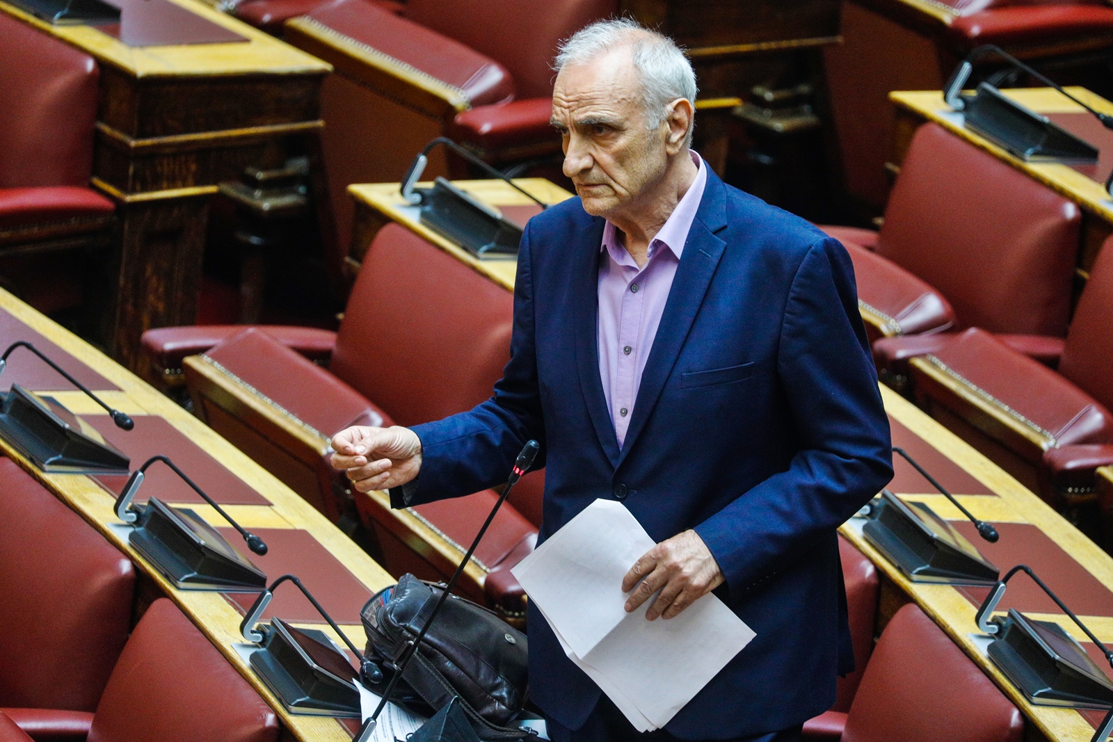 Βαρεμένος – Καραμανλή: «Αντέδρασα σε μία ιεροσυλία» λέει ο βουλευτής του ΣΥΡΙΖΑ