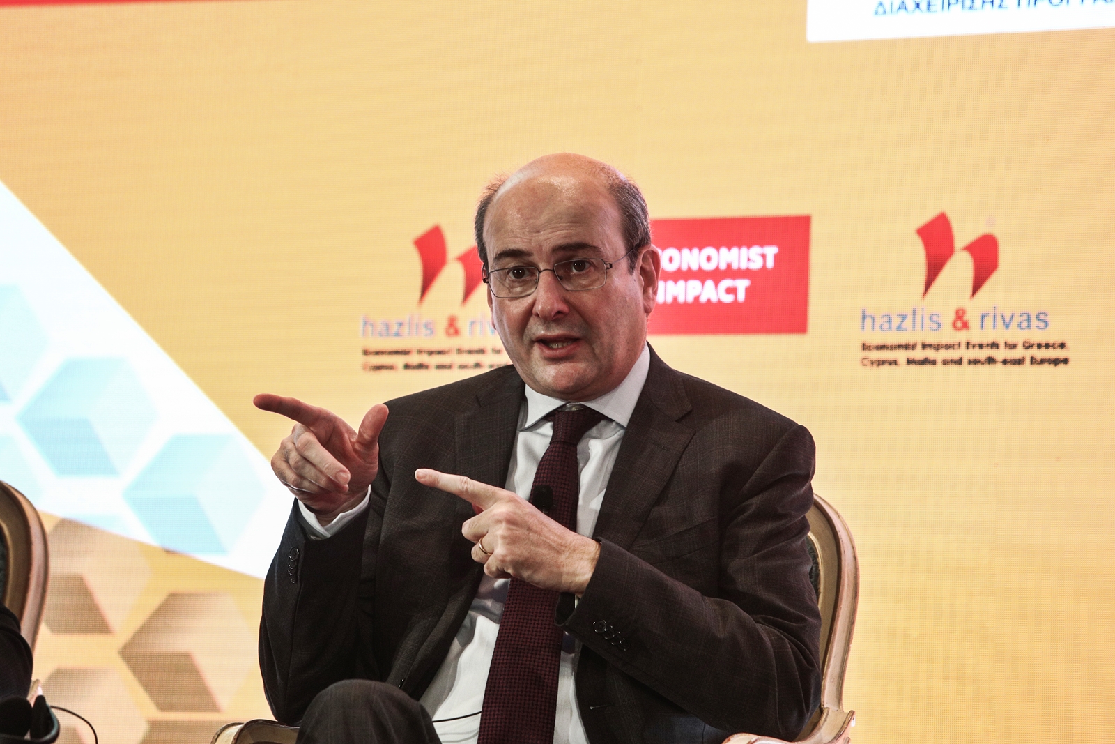 Χατζηδάκης – ανεργία: Η ομιλία του υπουργού στο συνέδριο του Economist