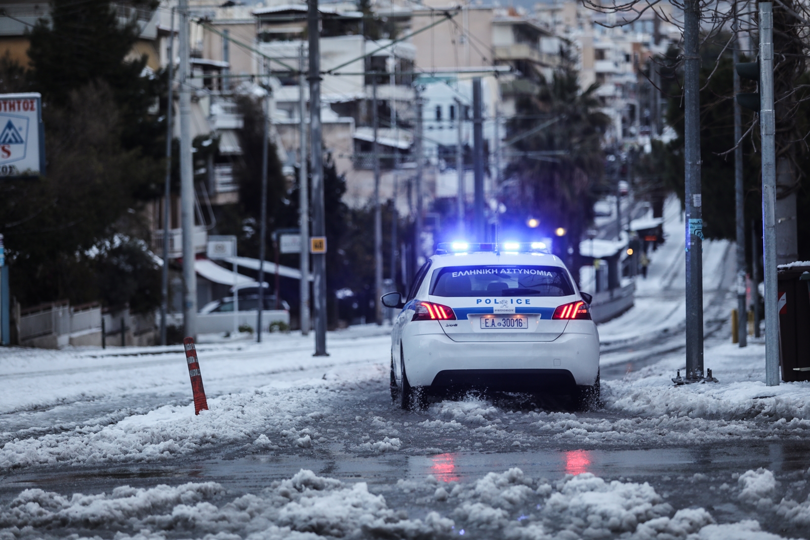 Διάρρηξη: Νεαροί «ξάφρισαν» καφετέρια με σύμμαχο την… κακοκαιρία «Μπάρμπαρα»