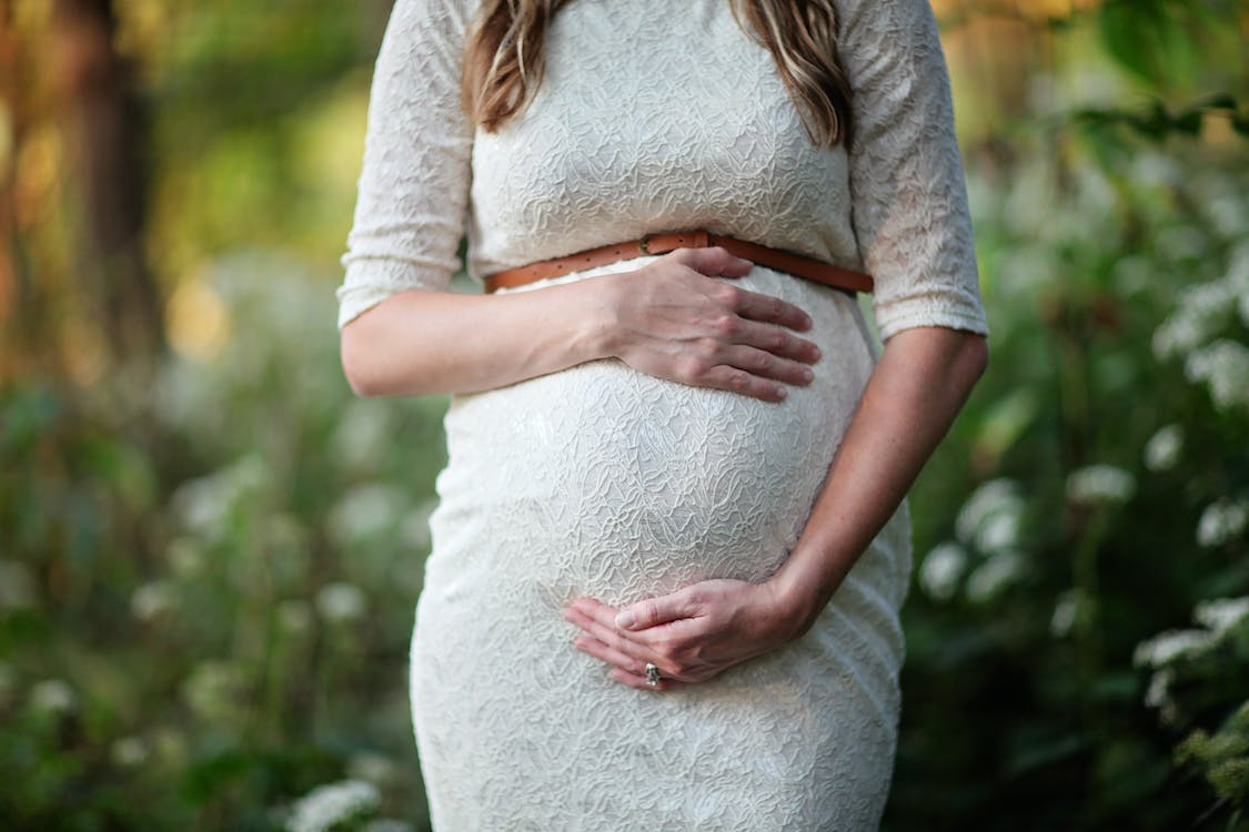 Κορονοϊός και εγκυμοσύνη: Μεγαλύτερος ο κίνδυνος νευροαναπτυξιακών διαταραχών στα αρσενικά βρέφη