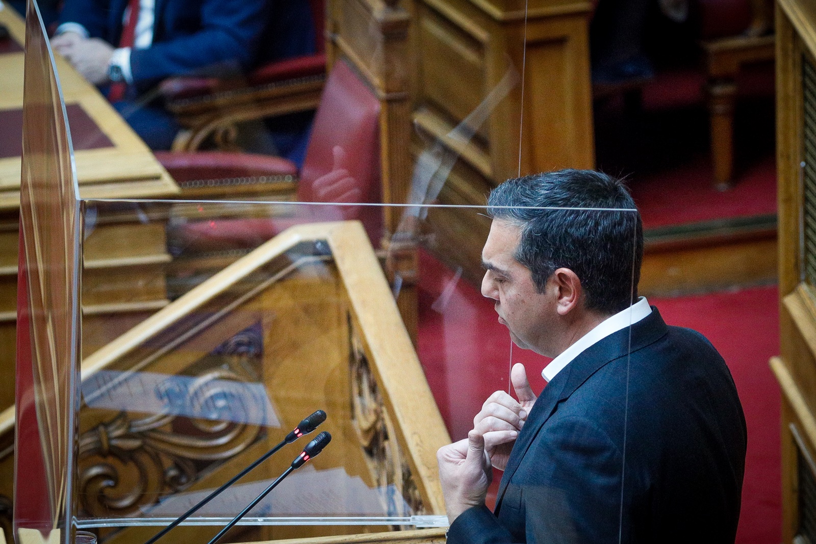 Τσίπρας – Άδωνις Βουλή: Πολιτική αντιπαράθεση κατά μέτωπο για Τέμπη και βίλα Ραγκούση