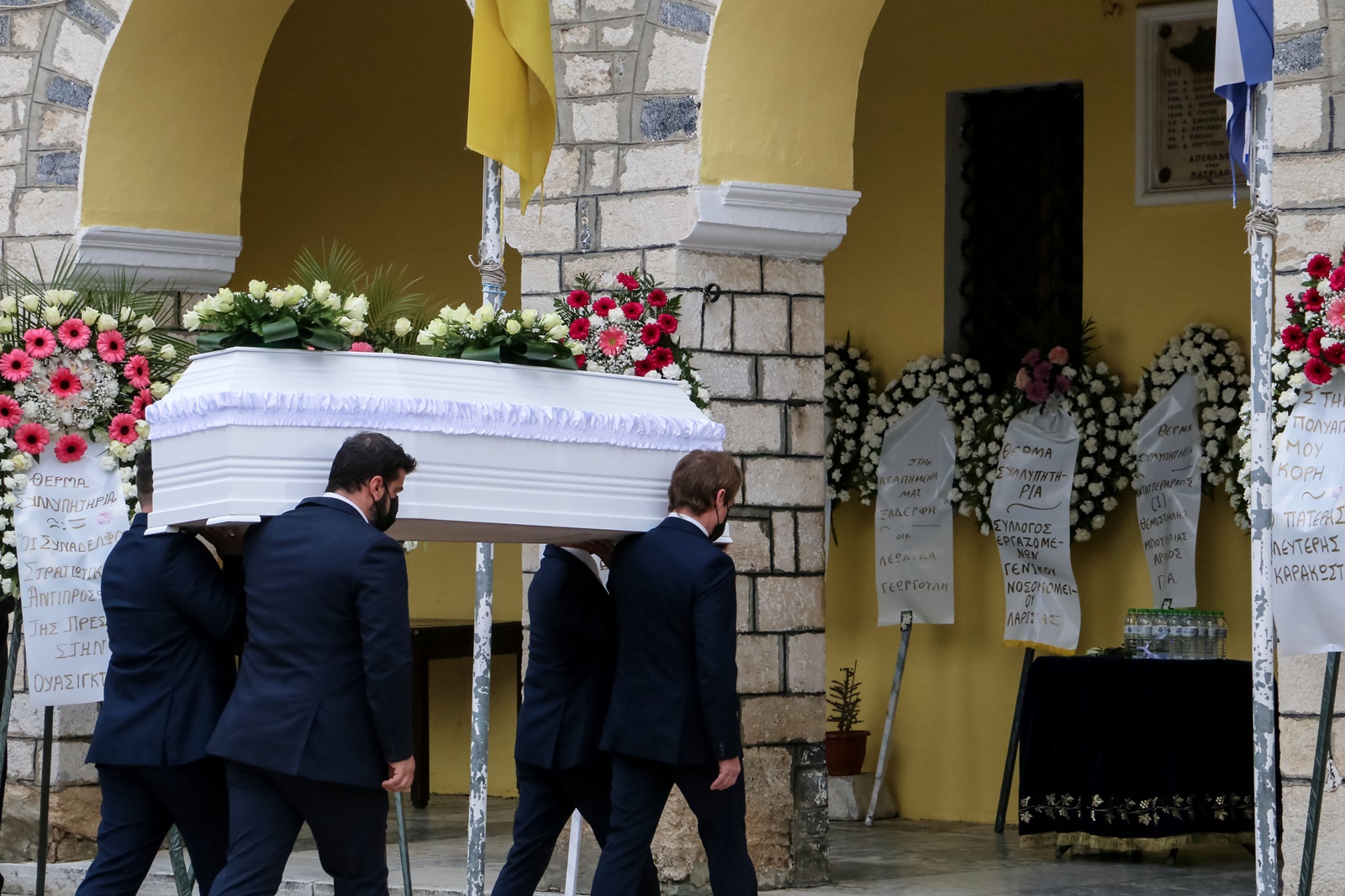 Κηδείες θυμάτων Τέμπη: Μάζευε ρεπό για να πάει στην οικογένειά της, αλλά… ήρθαν εκείνοι για το αντίο