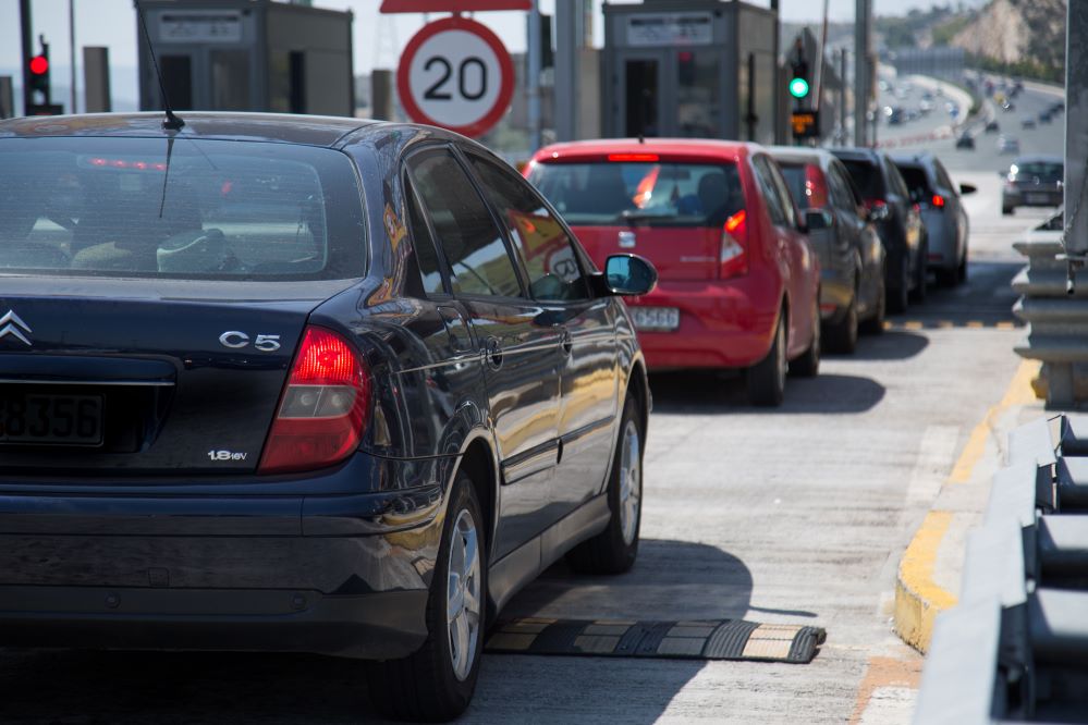 Στα 2,5 ευρώ από 2,8 ευρώ τα διόδια στην Αττική Οδό