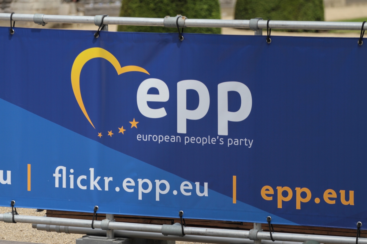 Έφοδος της βελγικής αστυνομίας στα γραφεία του Ευρωπαϊκού Λαϊκού Κόμματος