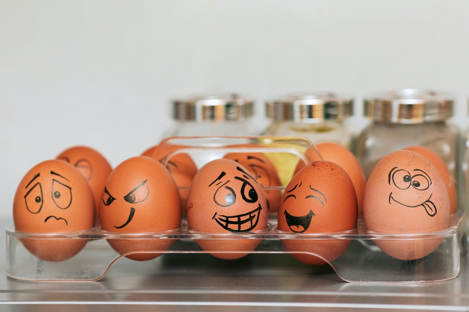 Πόσο αντέχουν τα αυγά στο ψυγείο: Tips για να διατηρούνται περισσότερο