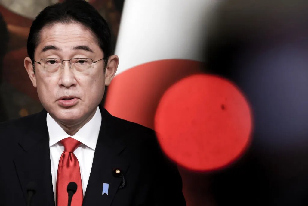Ιαπωνία πρωθυπουργός: Γιατί «απέλυσε» τον γιο του