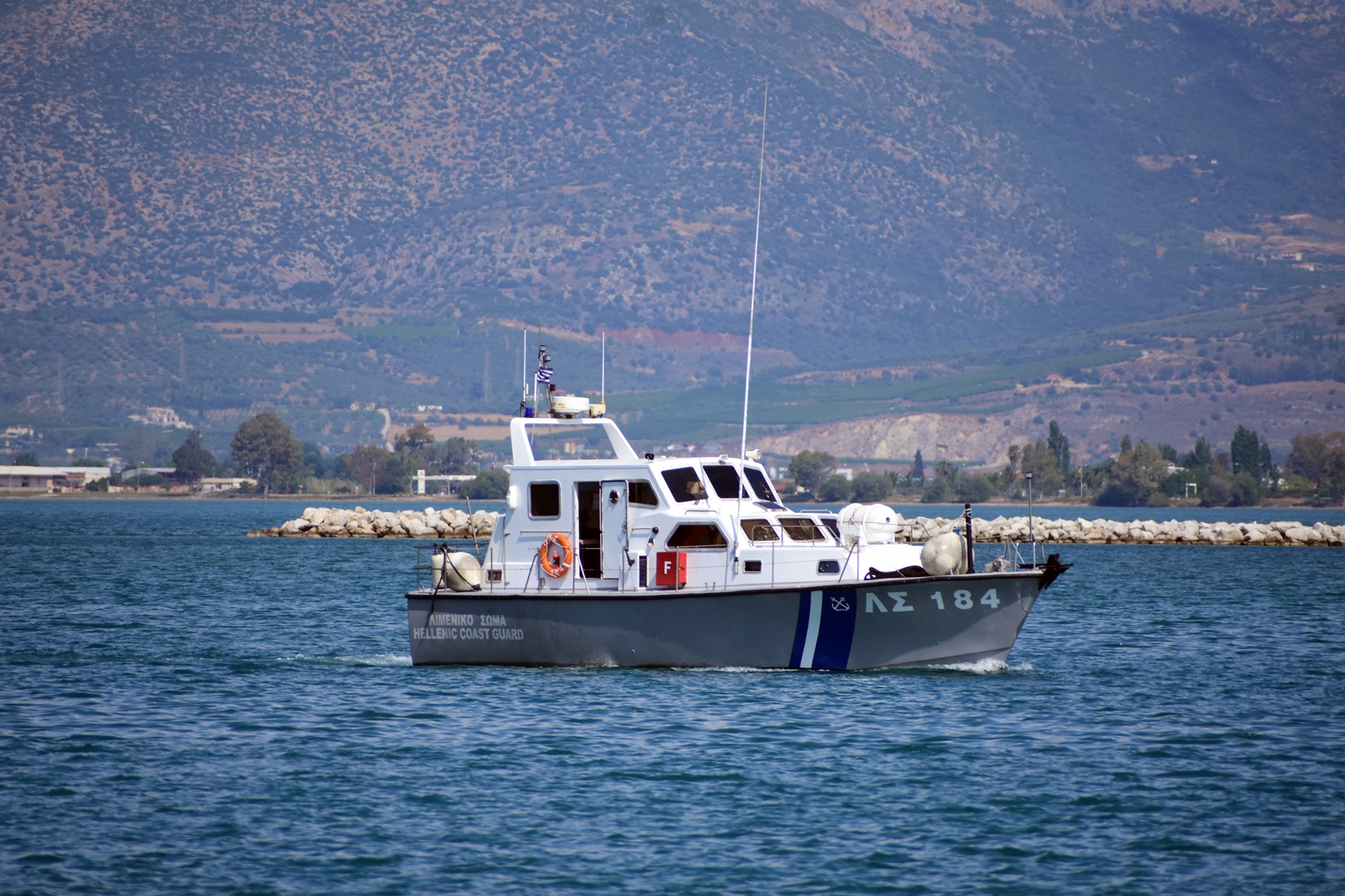 Διακίνηση μεταναστών – Πάτμος: Καταδίωξη και σύλληψη δύο Τούρκων υπήκοων