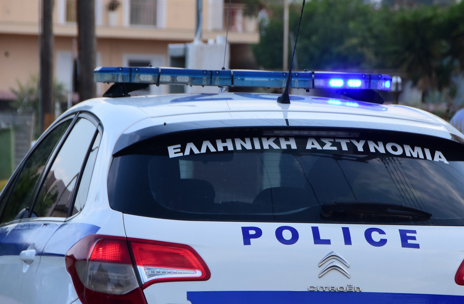 Ληστεία Σύνταγμα: Χειροπέδες σε δύο ανήλικους