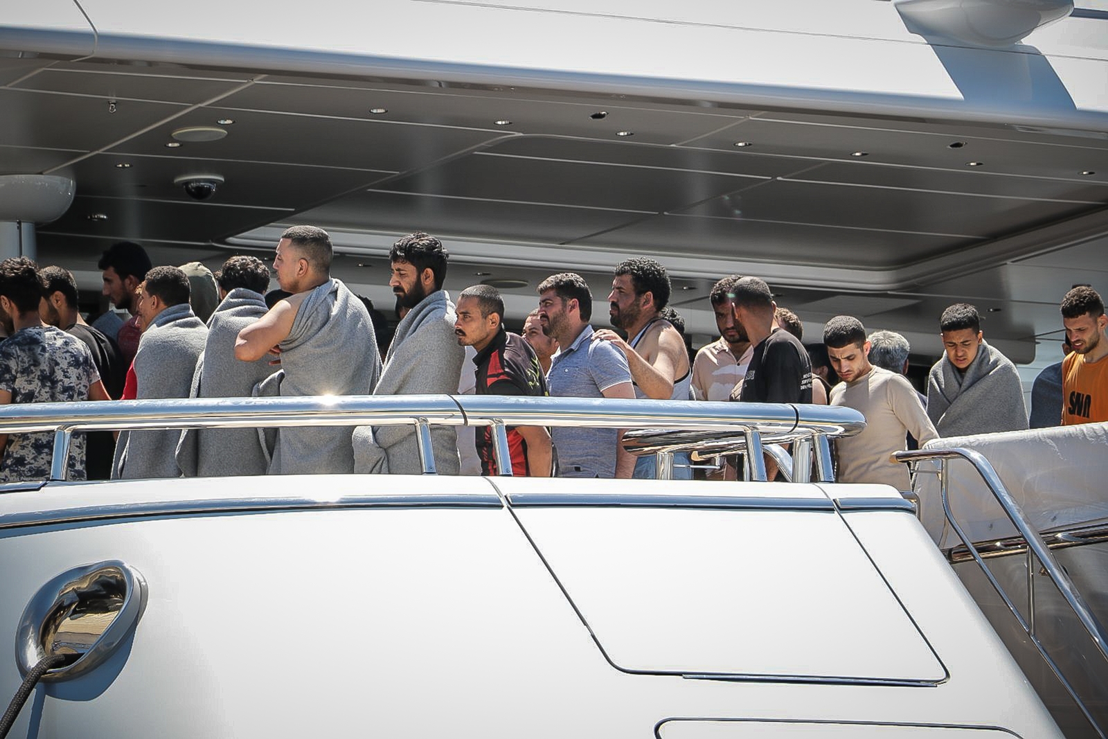 Πύλος ναυάγιο με μετανάστες – εξελίξεις: Συνεχίζεται η επιχείρηση διάσωσης