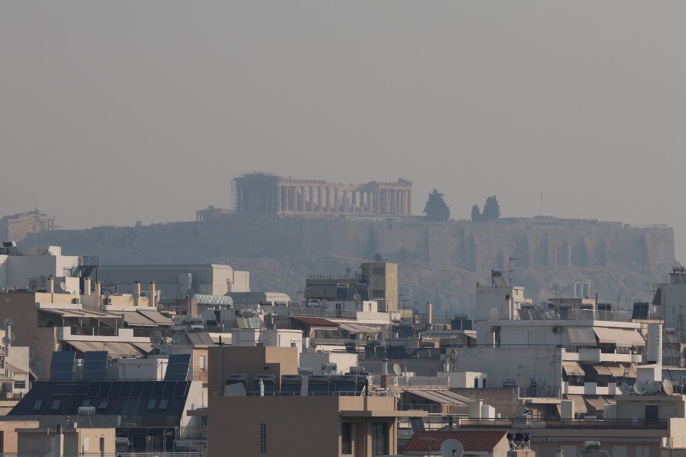 Οι οδηγίες του υπουργείου Υγείας για την αποφυγή εισπνοής καπνού και στάχτης από πυρκαγιά