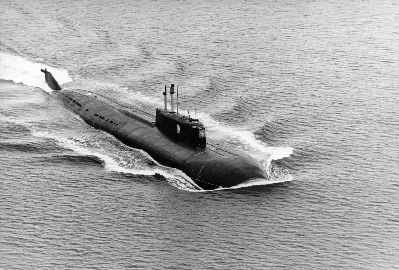 Σαν σήμερα 12 Αυγούστου: Το «αβύθιστο» ρωσικό υποβρύχιο «Κουρσκ» πήρε στον βυθό 118 ψυχές