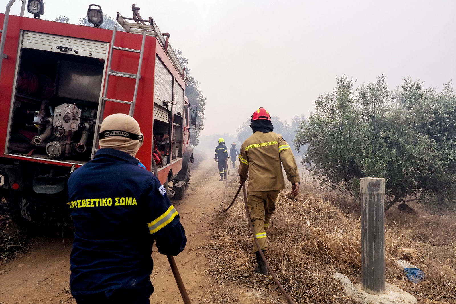 Καβάλα φωτιά τώρα: Τραυματίστηκαν δύο πυροσβέστες στην επιχείρηση κατάσβεσης