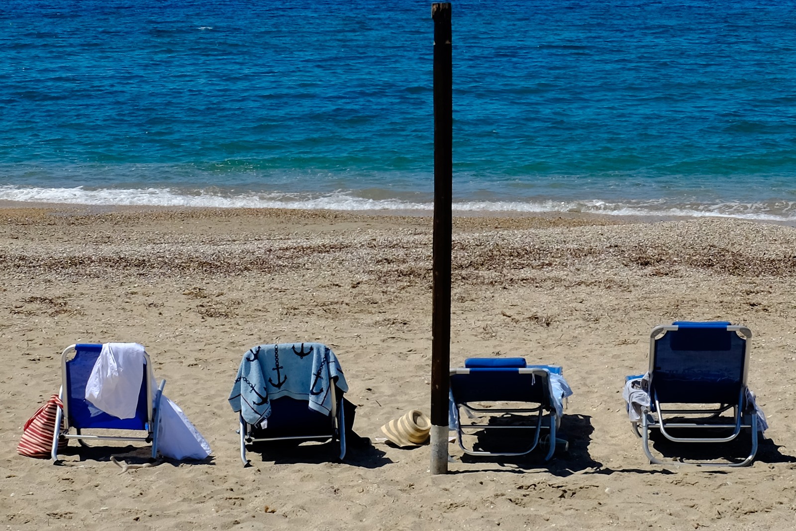 Daily Mail για “κίνημα της πετσέτας”: “Θυμωμένοι Έλληνες εξαπολύουν πόλεμο κατά της ξαπλώστρας”