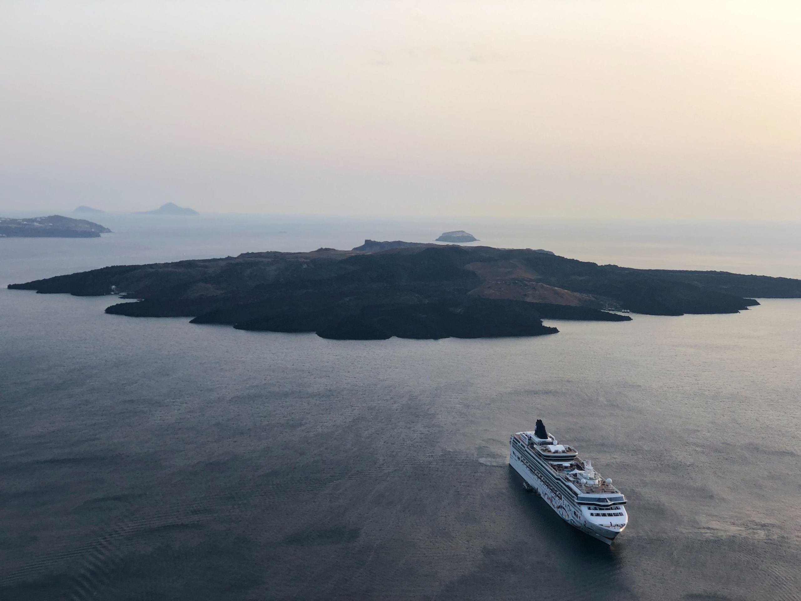 Το μεγαλύτερο κρουαζιερόπλοιο στον κόσμο: Έτοιμο να σαλπάρει το «Icon of the Seas»