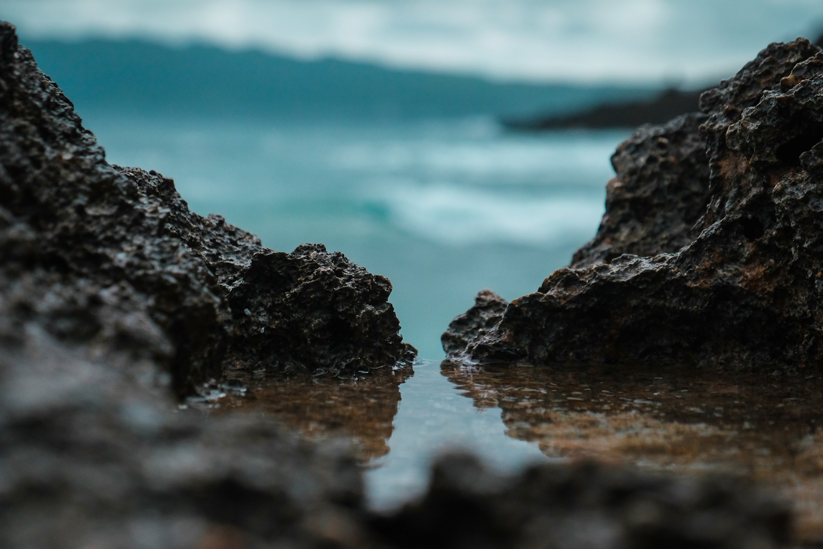 Αφροί – Κρήτη: Το εντυπωσιακό φαινόμενο «Capuccino coast»