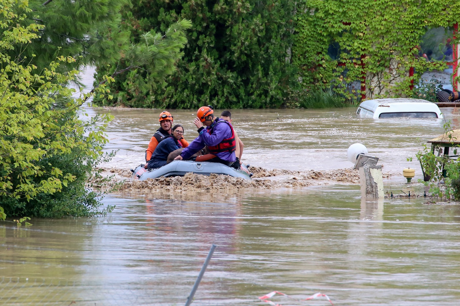 Λάρισα πλημμύρες – Κακοκαιρία Ντάνιελ: Νέο μήνυμα 112 για ετοιμότητα σε έξι περιοχές