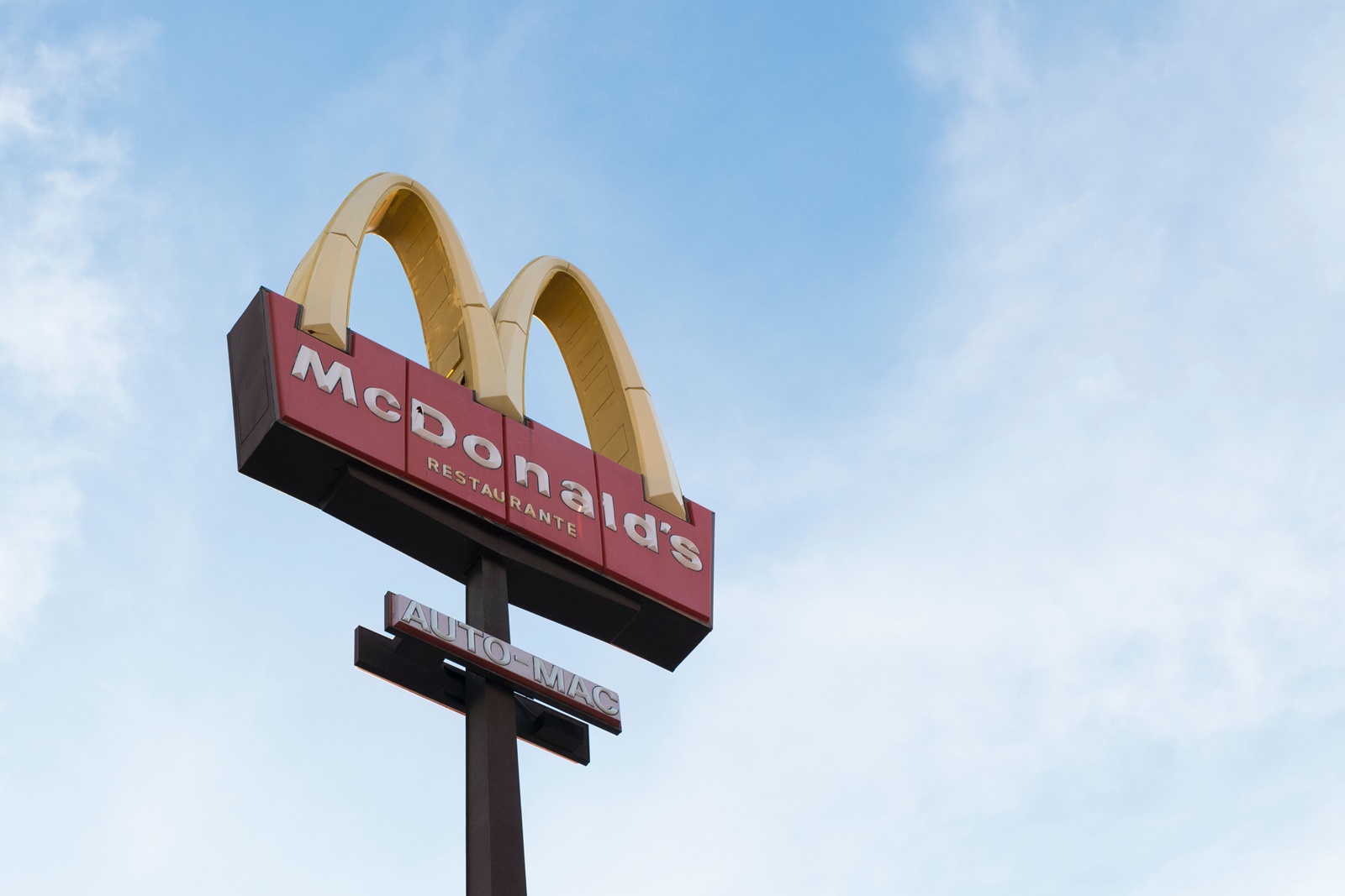 Ποντίκια στα McDonald’s: Τρωκτικά στα χρώματα της παλαιστινιακής σημαίας