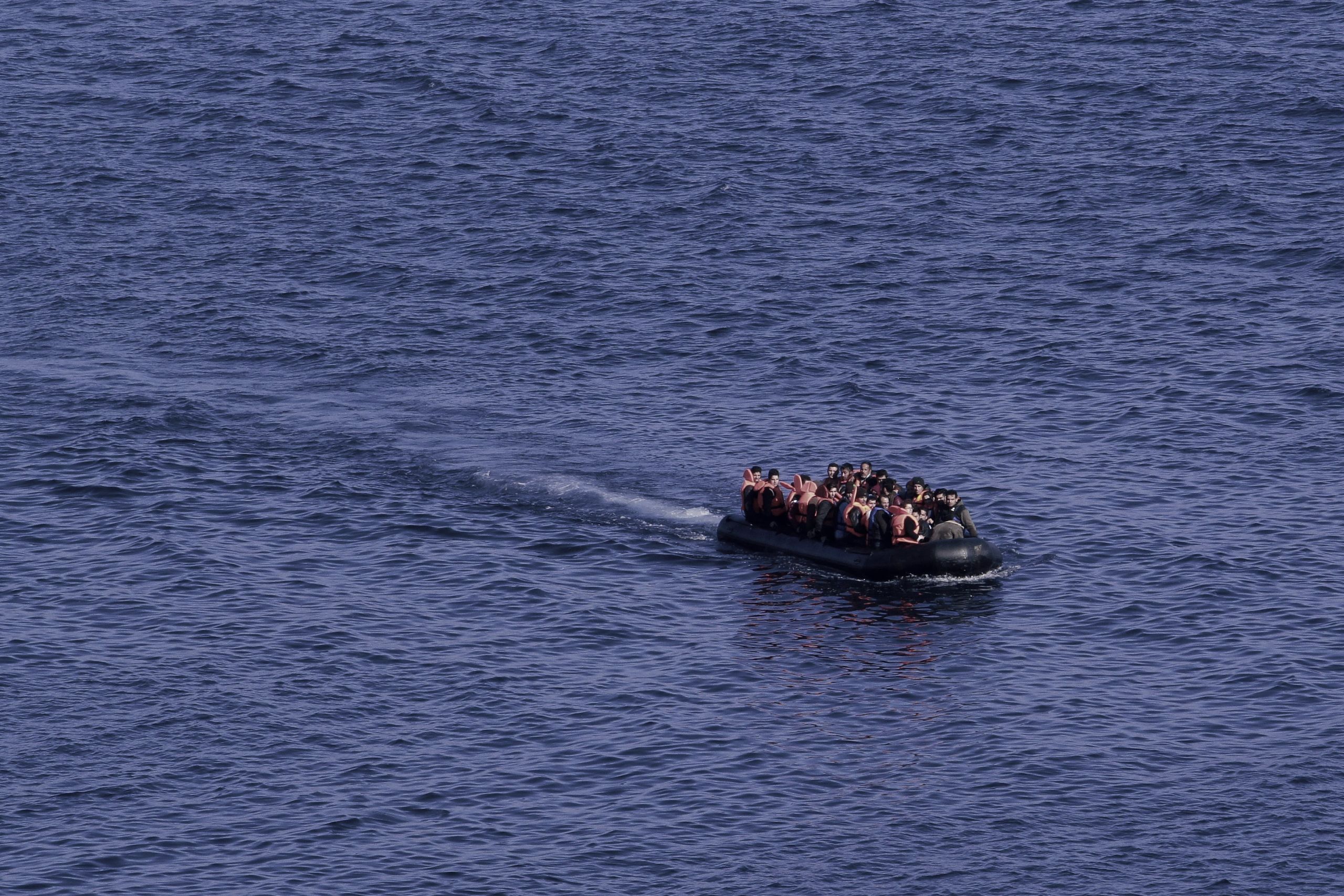 Πέταξαν μετανάστες στη θάλασσα: Τρεις συλλήψεις στην Ισπανία