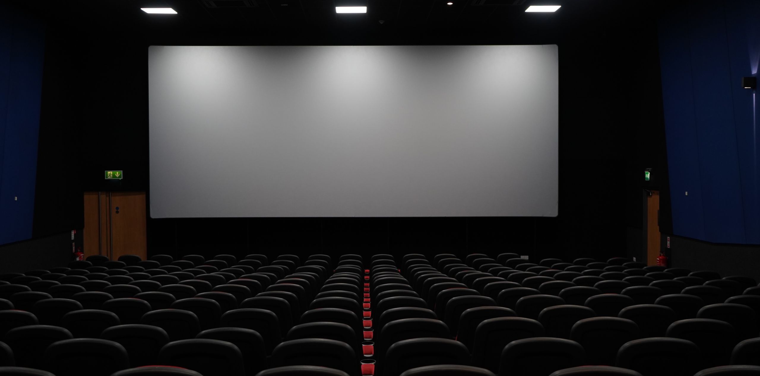 Δωρεάν εισιτήρια ΔΥΠΑ θέατρο – κινηματογράφος: Ποιοι είναι οι δικαιούχοι