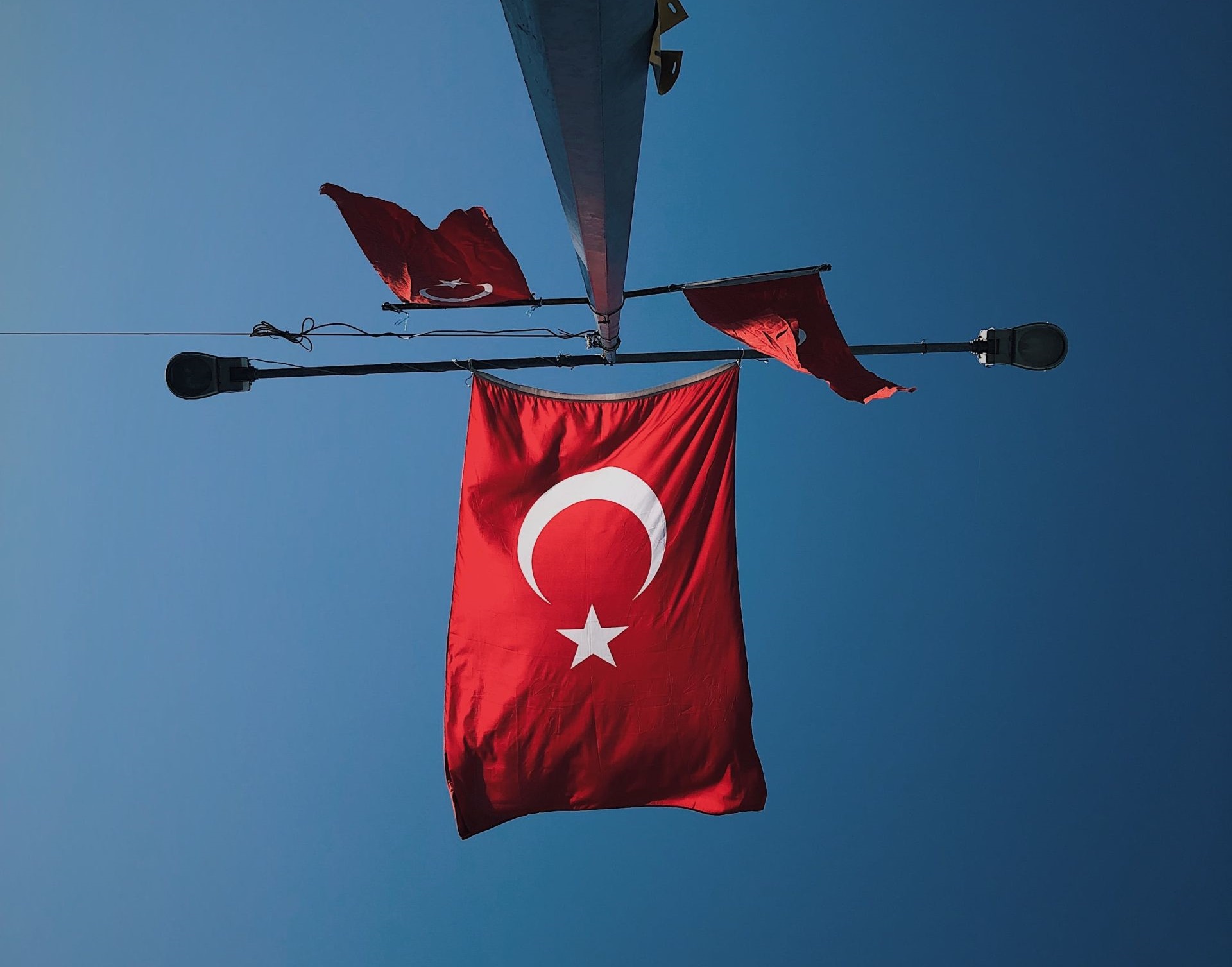 Τουρκία πυροβολισμοί στο δικαστικό μέγαρο Κωνσταντινούπολης: Έξι τραυματίες
