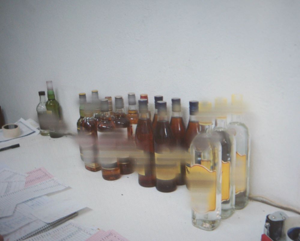Δημοσιοποίηση στοιχείων και «λουκέτο» σε όσους παρασκευάζουν ποτά «μπόμπες»