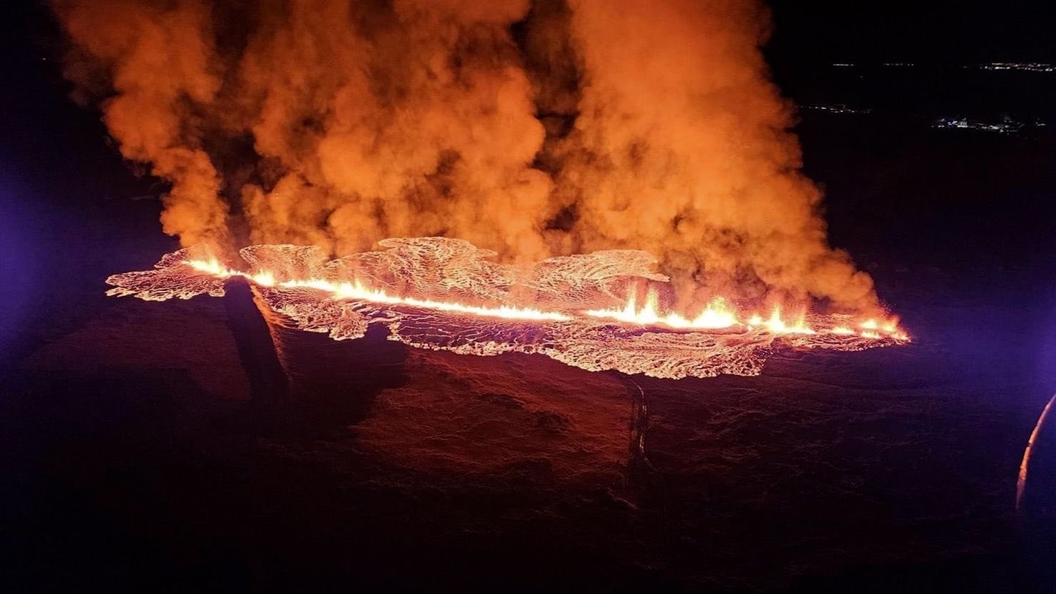 Ισλανδία ηφαίστειο 2024 live: Κάηκαν σπίτια, εντολή να φύγουν οι κάτοικοι