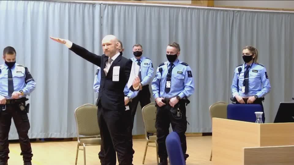 Ο Μπρέιβικ κάνει αγωγή στο νορβηγικό κράτος για απάνθρωπες συνθήκες κράτησης
