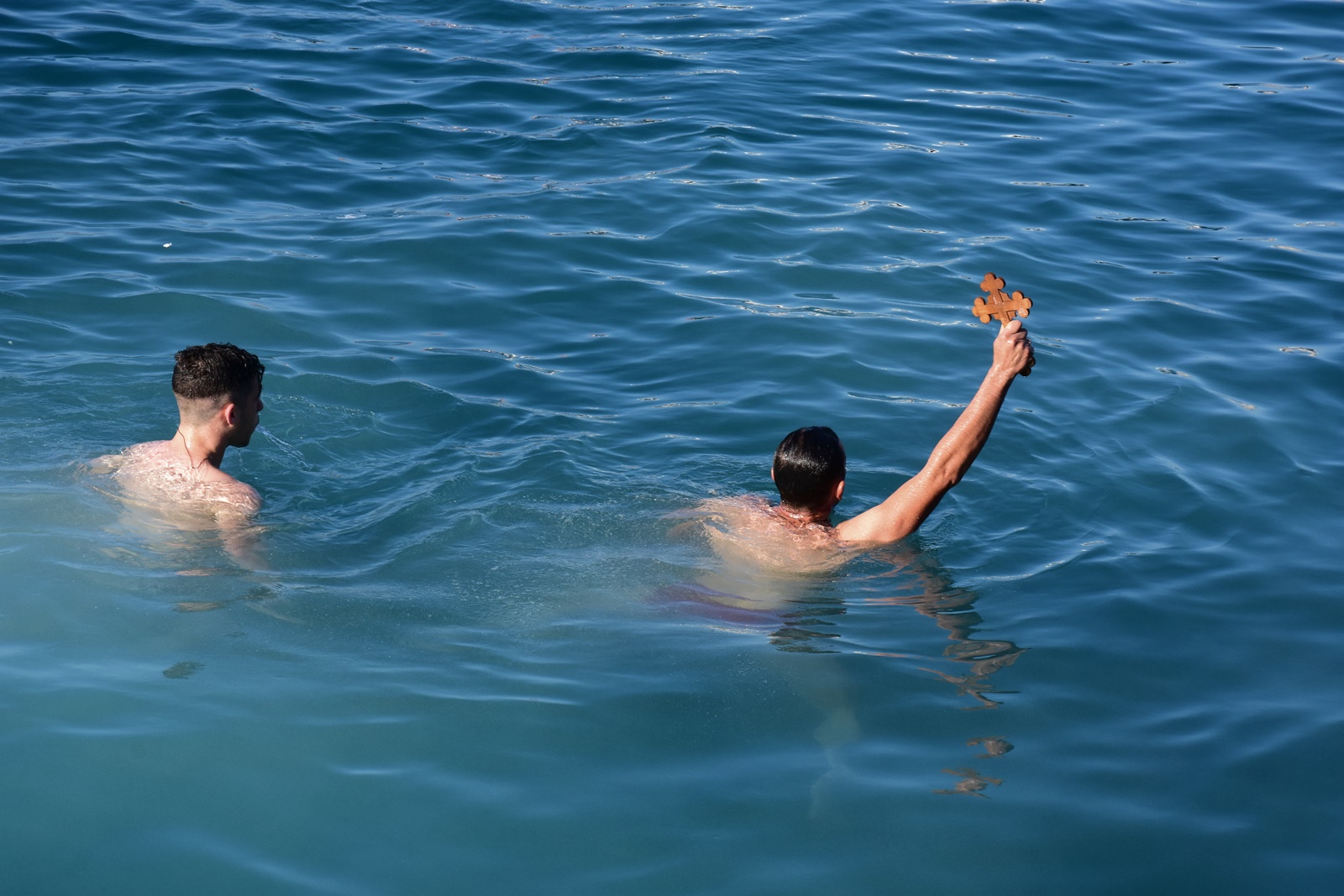 Τι γιορτάζουμε τα Θεοφάνια: Γιατί λέγονται εορτή των Φώτων