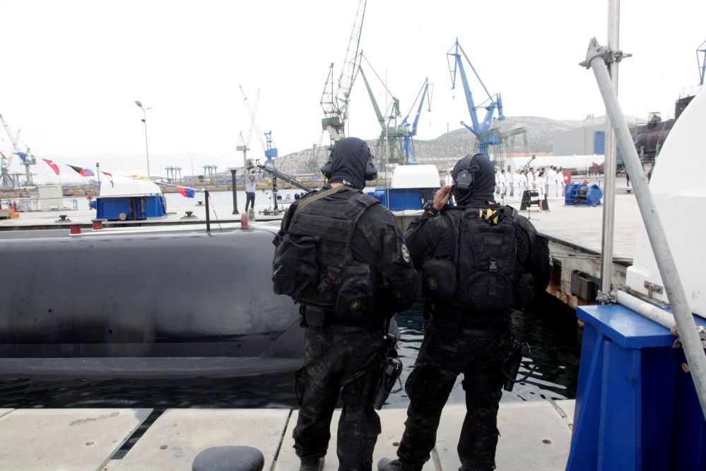 Σύλληψη λιμενικού που λάδωμα για να αφήνει τα πλοία να περνούν χωρίς επιθεώρηση