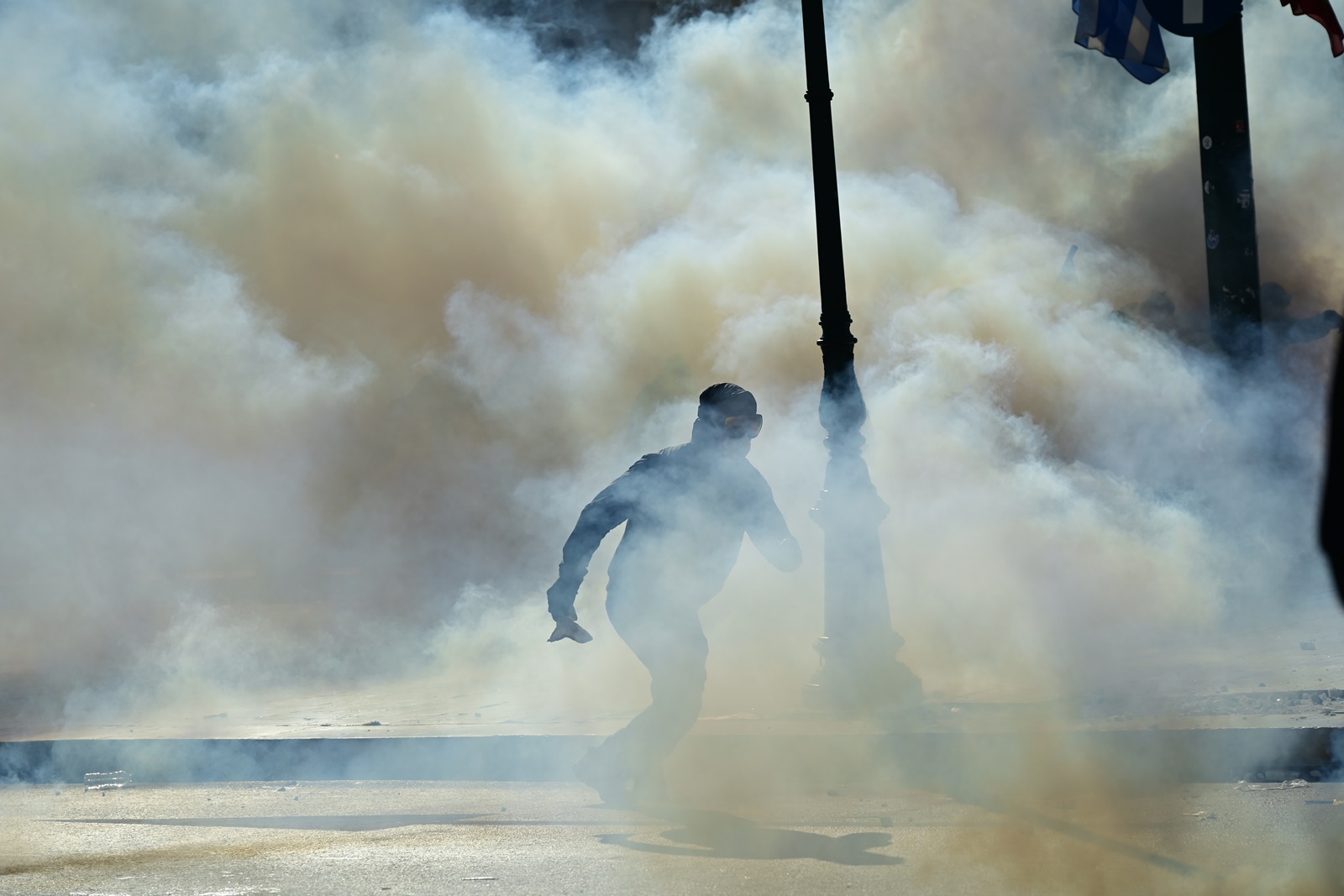 Επεισόδια Σύνταγμα – Πανεκπαιδευτικό συλλαλητήριο: 16 τραυματίες, ανάμεσά τους 7 αστυνομικοί