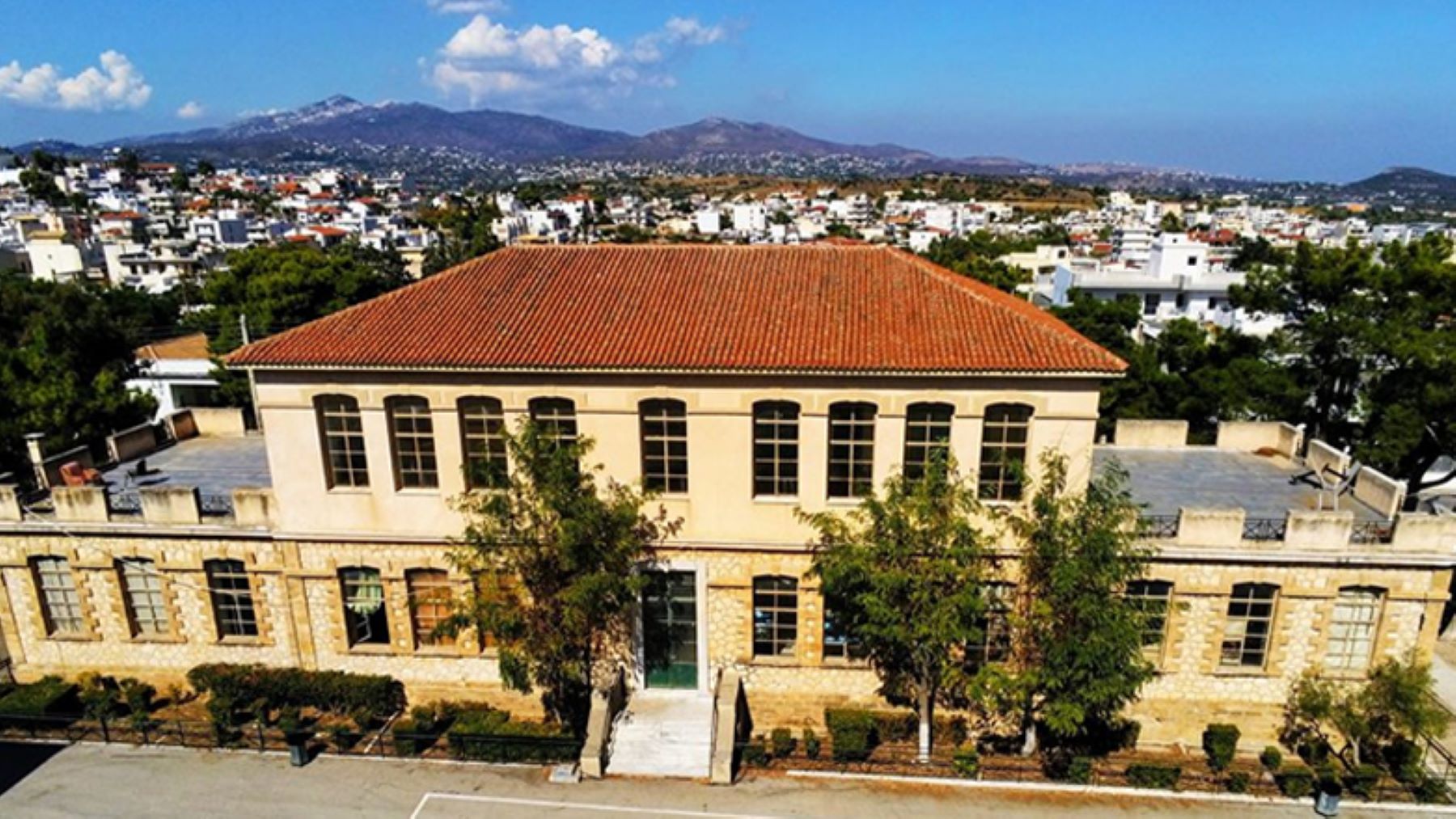 Δήμος Σπάτων – Αρτέμιδας: Αποκατάσταση ιστορικού κτηρίου 1ου Δημοτικού Σχολείου και επανάχρησή του ως πολυχώρος πολιτισμού
