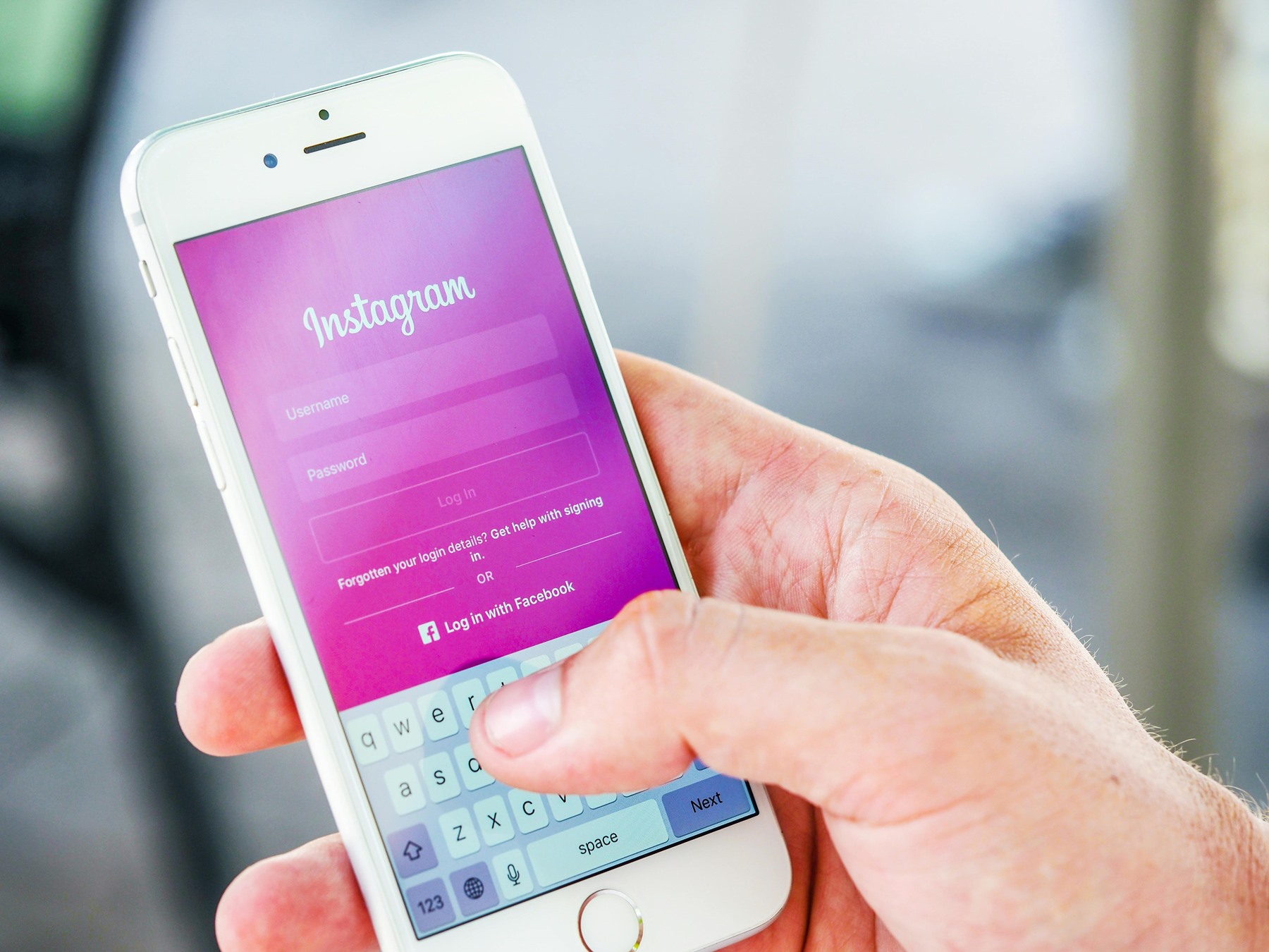 Instagram και ανήλικοι: Ποια τα νέα εργαλεία για την ασφάλειά τους