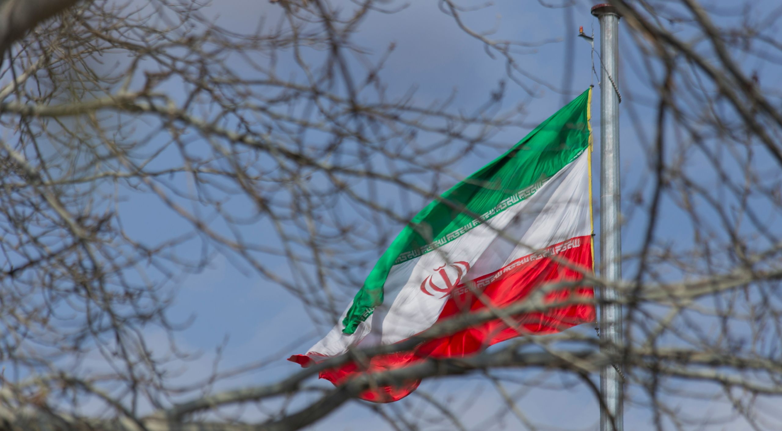 Απειλεί να ανατιναχθεί Παρίσι: Η αστυνομία απέκλεισε το προξενείο του Ιράν